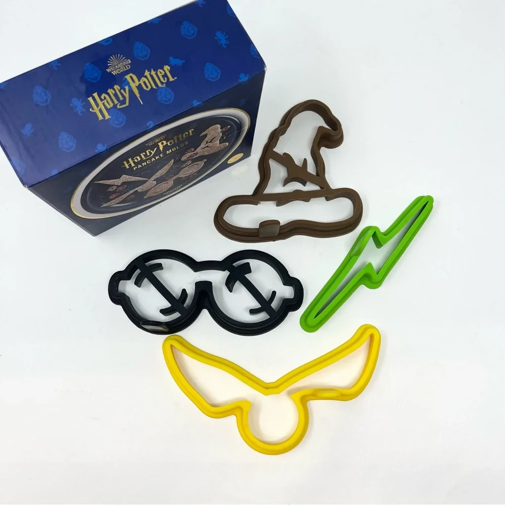 Williams Sonoma Harry Potter Pancake Molds Wizarding World Set of 4 Shapes